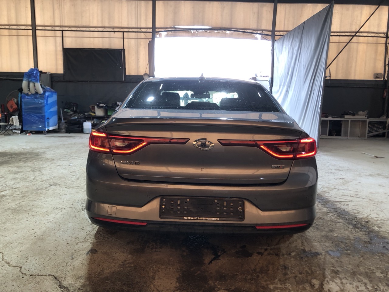 2016 Renault SM6
